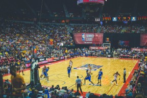 未来足球运动场馆将采用可再生能源实现碳中和目标，新型足球场