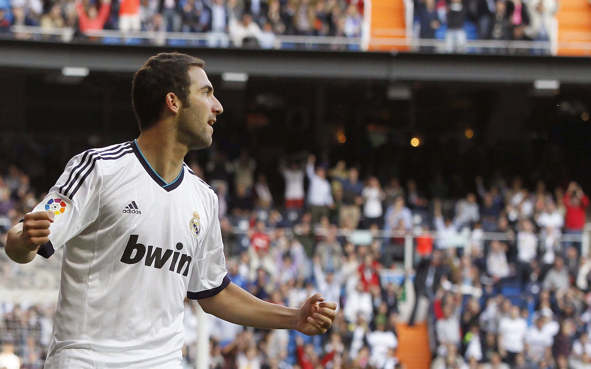 冲刺国产GPU第一股！摩尔线程今日成功过会，摩尔线程 天眼查